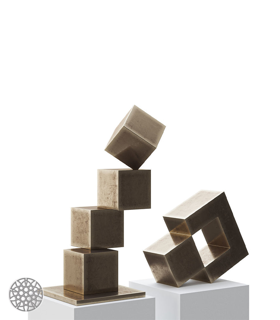 Sculpture Géométrique en Laiton – Élégance et Minimalisme