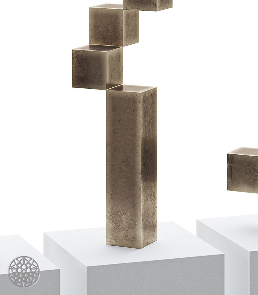 Sculpture Géométrique en Laiton – Harmonie et Équilibre