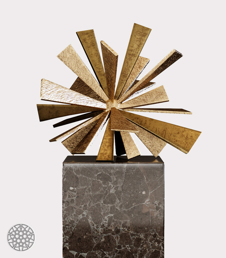 Sculpture Abstraite en Laiton – Explosion Géométrique