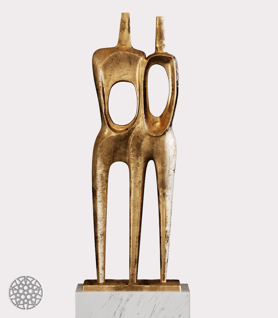 Sculpture Abstraite en Laiton – L’Étreinte Intemporelle