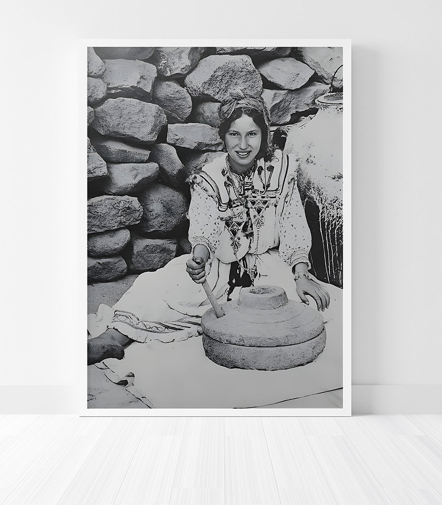 Tableau décoratif 'Traditions Ancestrales - La Meunière Berbère