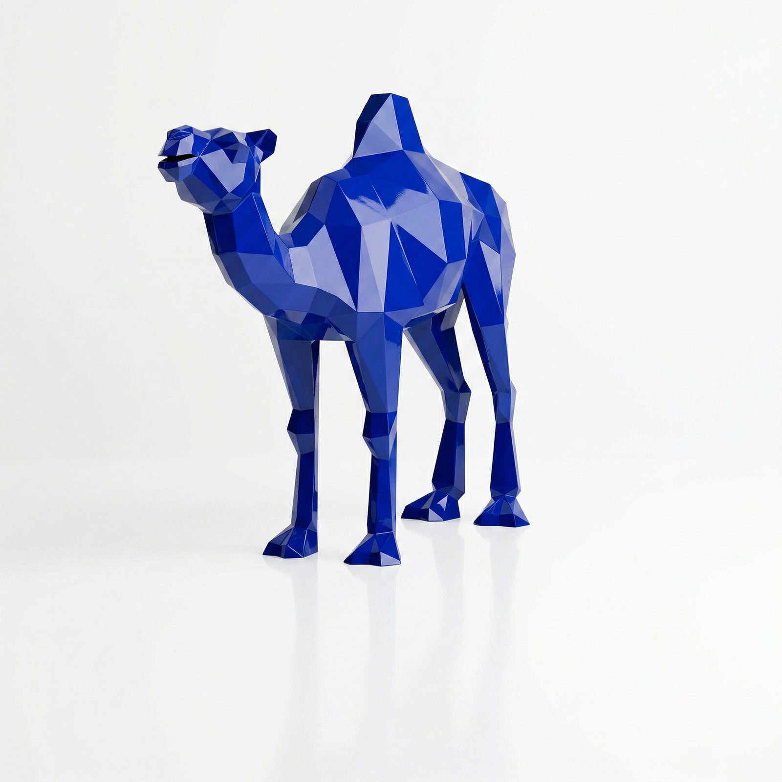 Grande Sculpture de Chameau Polygone