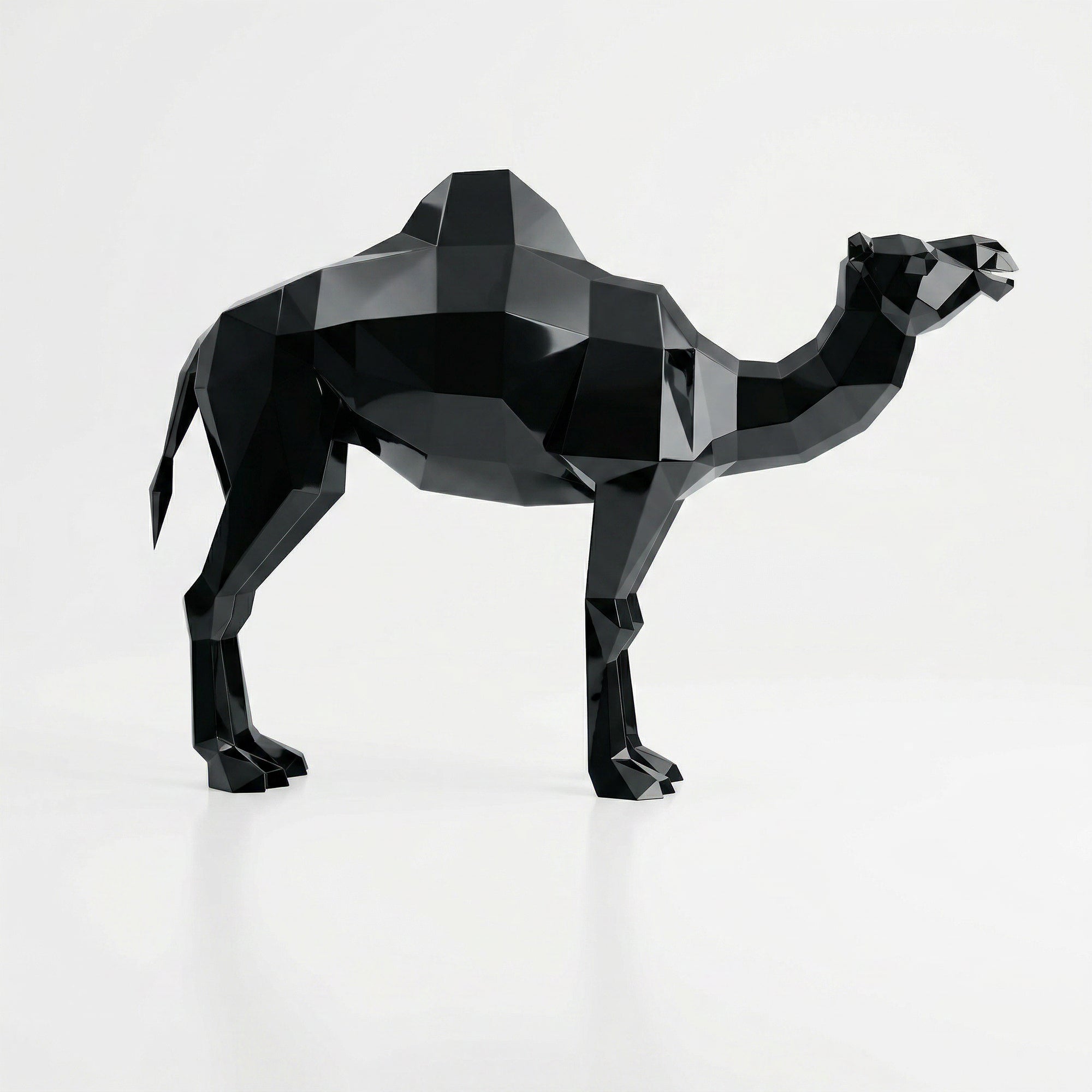 Grande Sculpture de Chameau Polygone