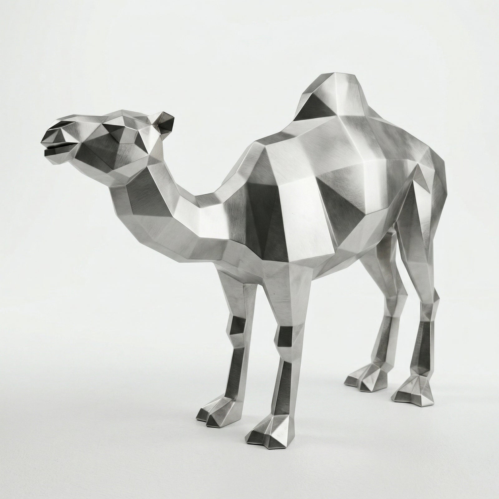 Sculpture chameau en polygone En Inox