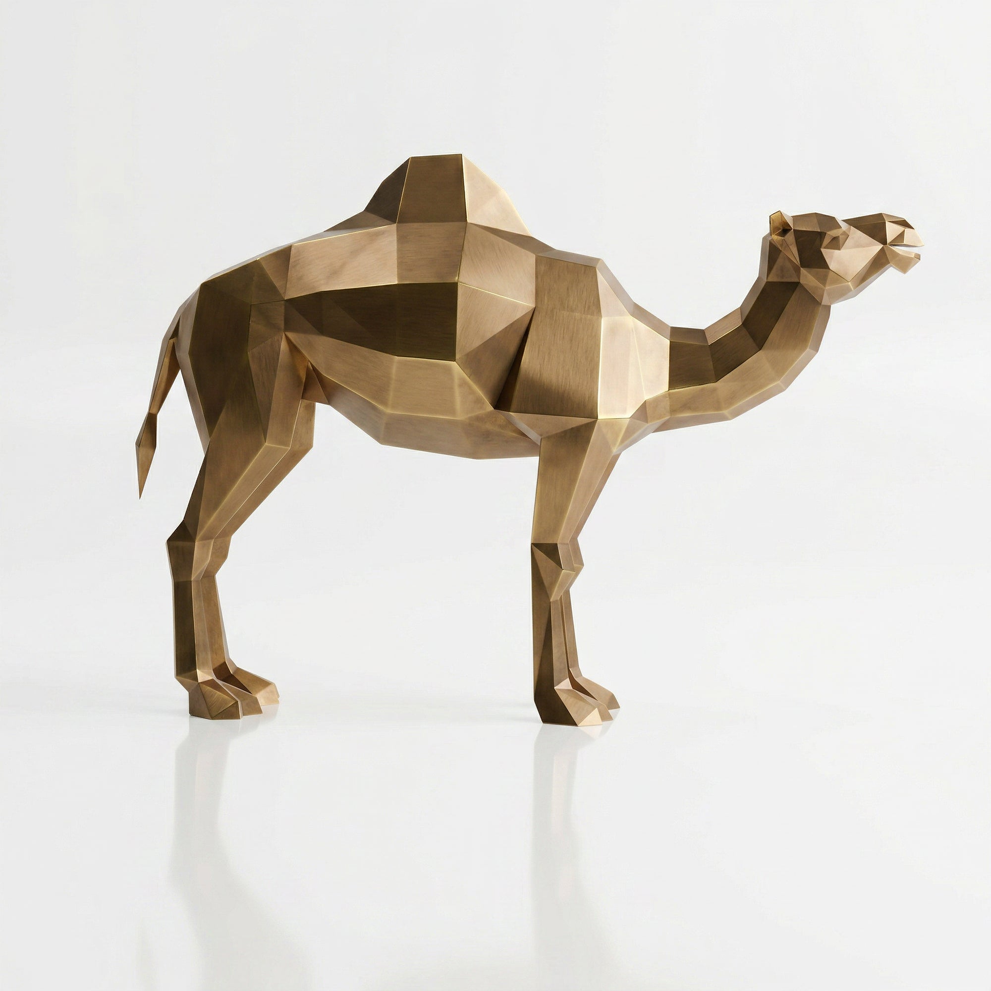 Grande Sculpture de Chameau Polygone