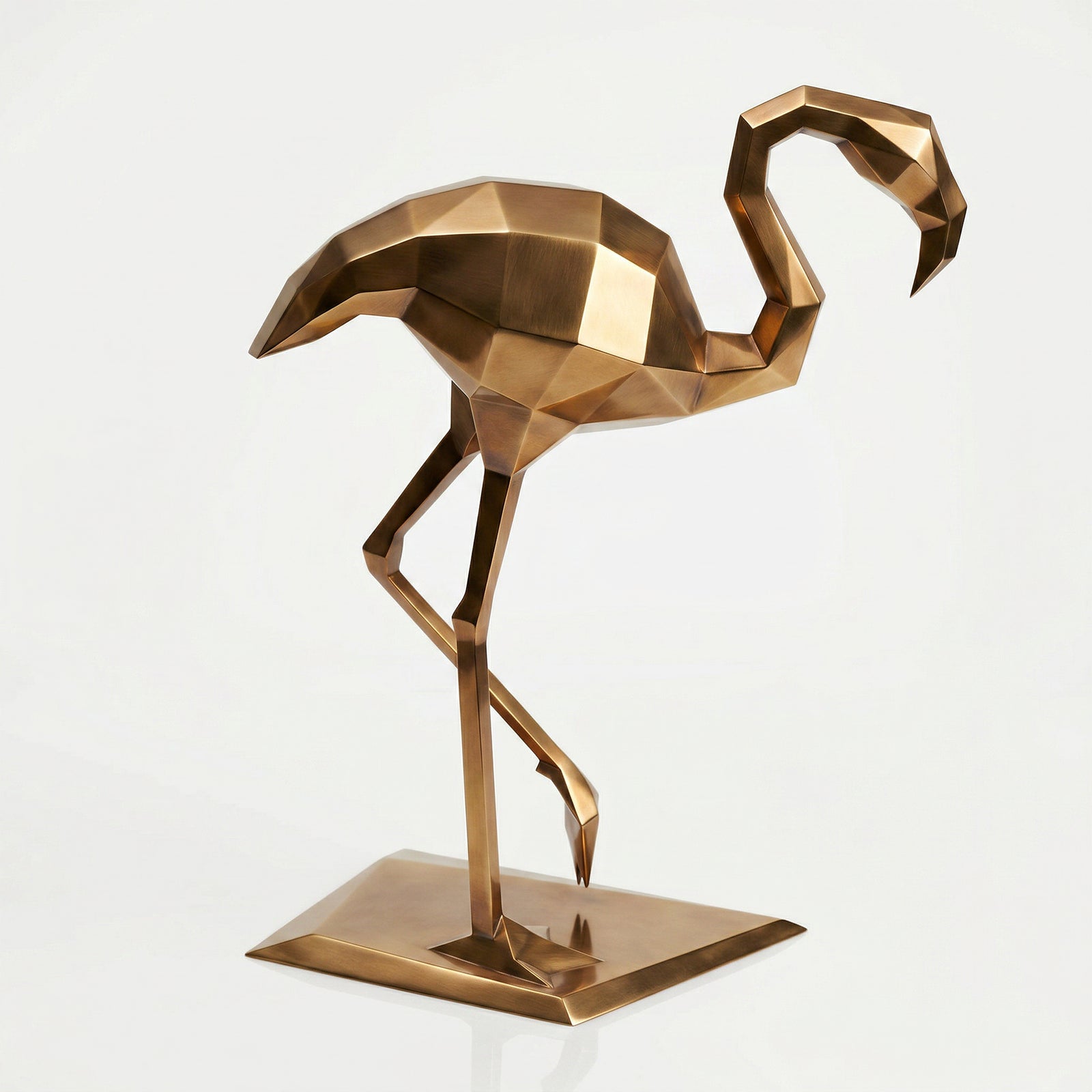 Sculpture contemporaine flamant rose En Laiton