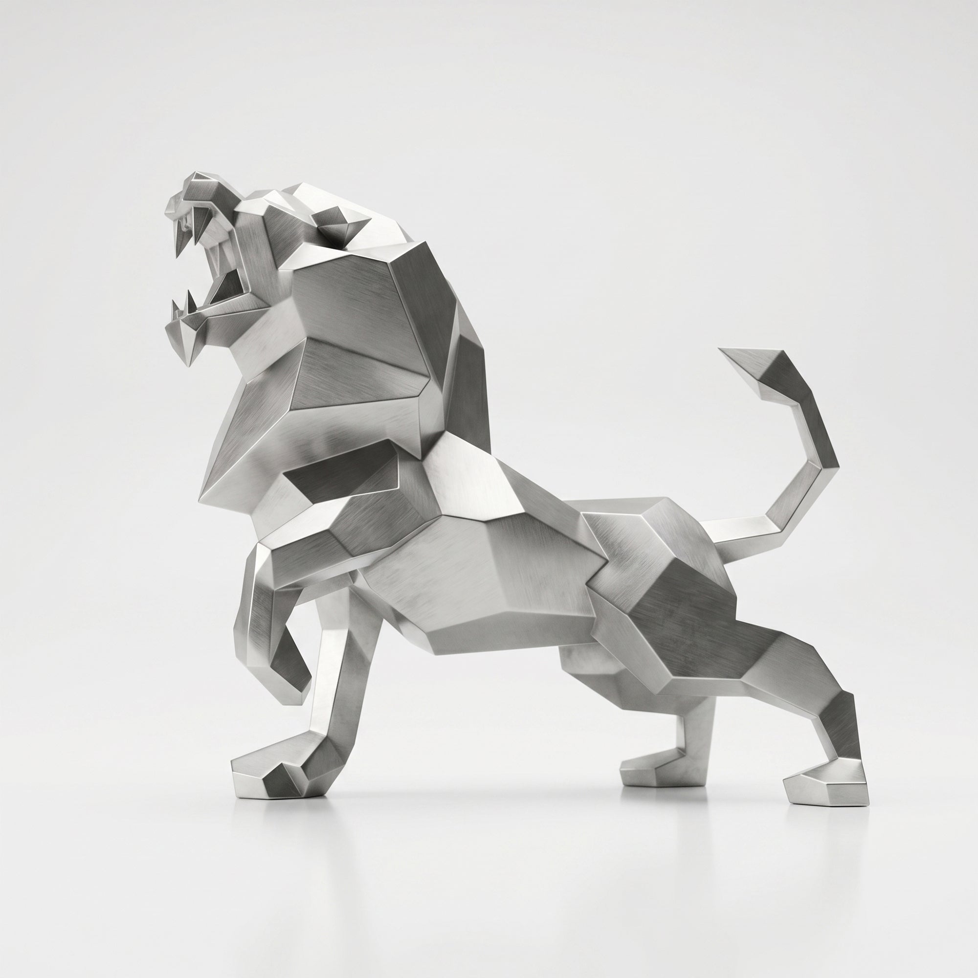 Sculpture Lion Rugissant Facetté