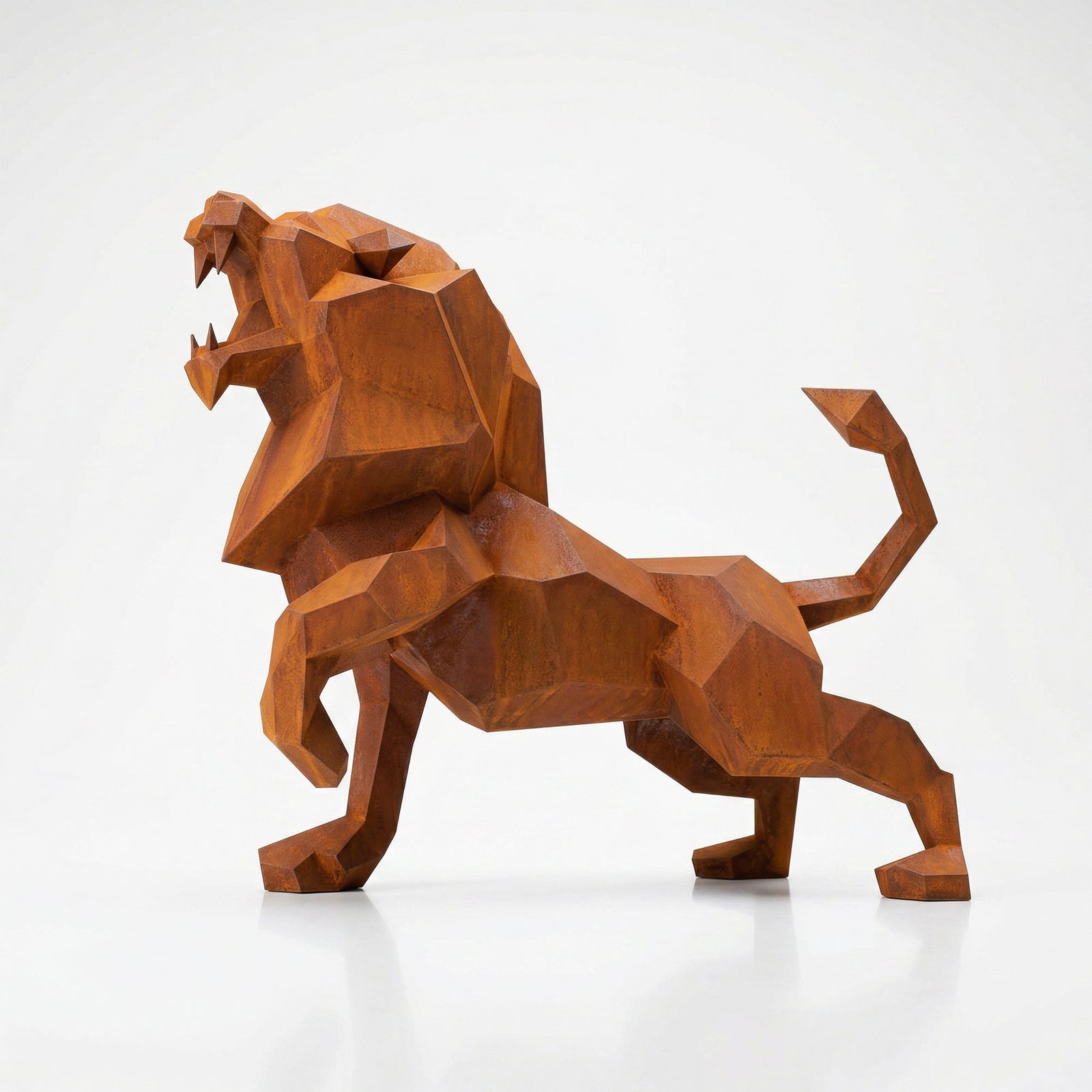 Sculpture Lion Rugissant Facetté