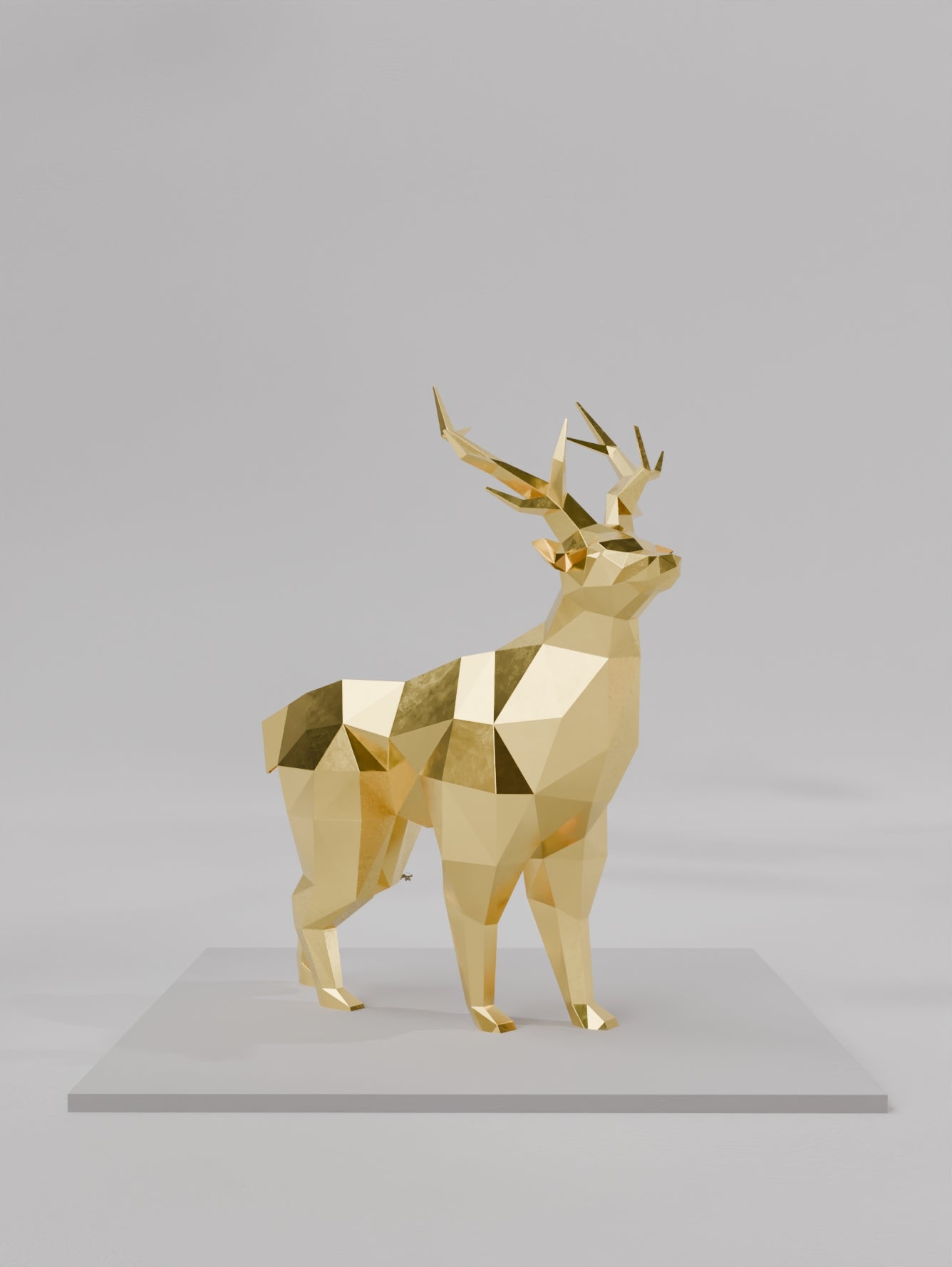 Sculpture Cerf – Majesté et Modernité en Design Polygone