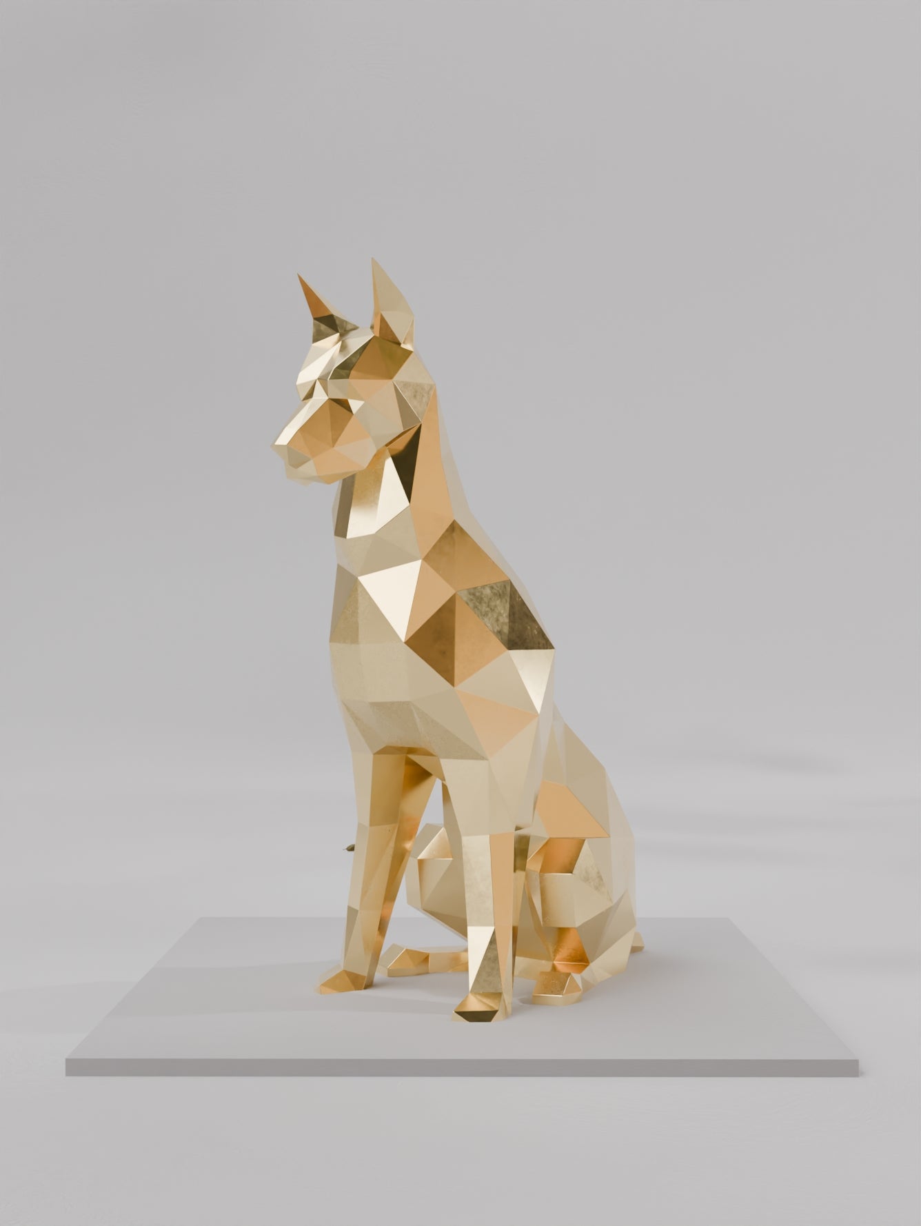 Sculpture Doberman Assis en Design Polygone