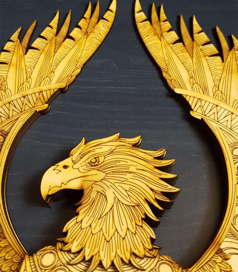 Majesté Aigle en Bois Doré
