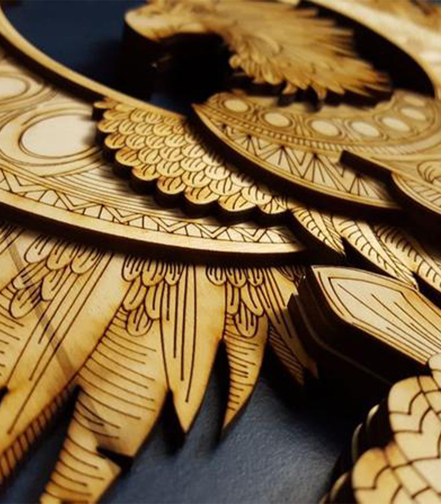 Majesté Aigle en Bois Doré