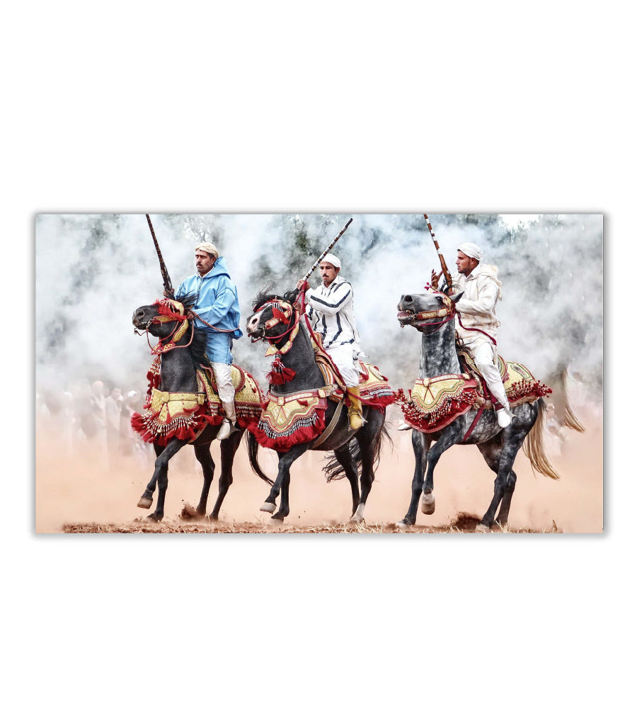 TABLEAU DÉCORATIF CHEVAUX ET TRADITION L'ESPRIT DE LA TBOURIDA CAPTURÉ SUR VELOURS