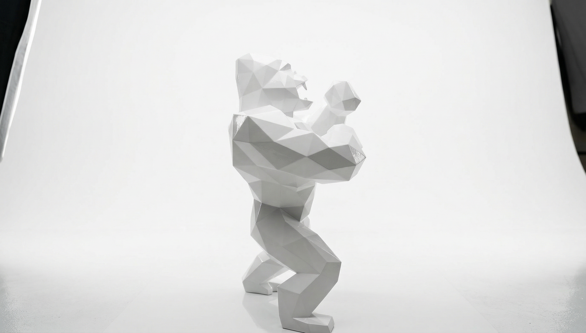 Grande Sculpture King Kong Polygone
