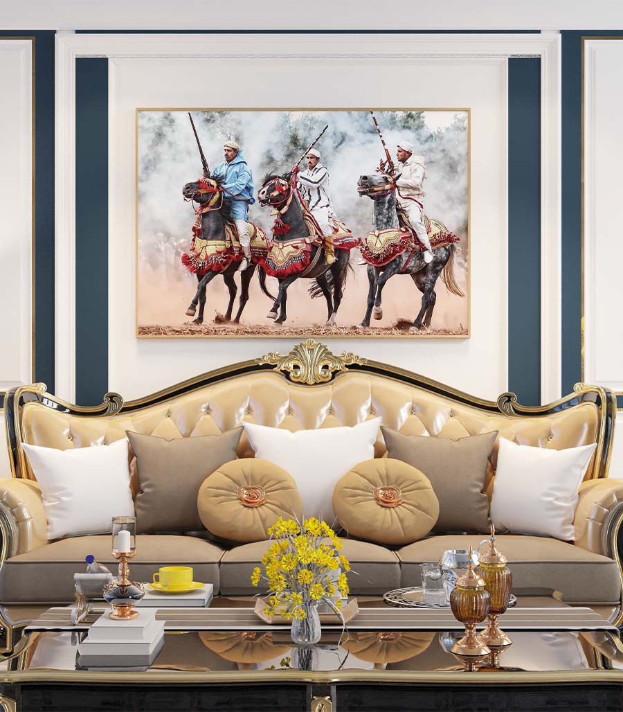 TABLEAU DÉCORATIF CHEVAUX ET TRADITION L'ESPRIT DE LA TBOURIDA CAPTURÉ SUR VELOURS