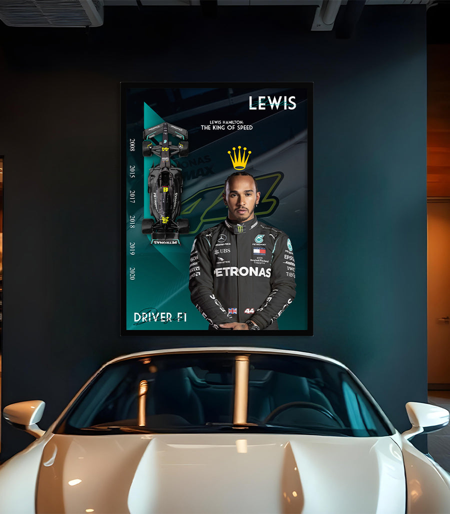 Tableau Décoratif - Lewis Hamilton : Le Roi de la Vitesse