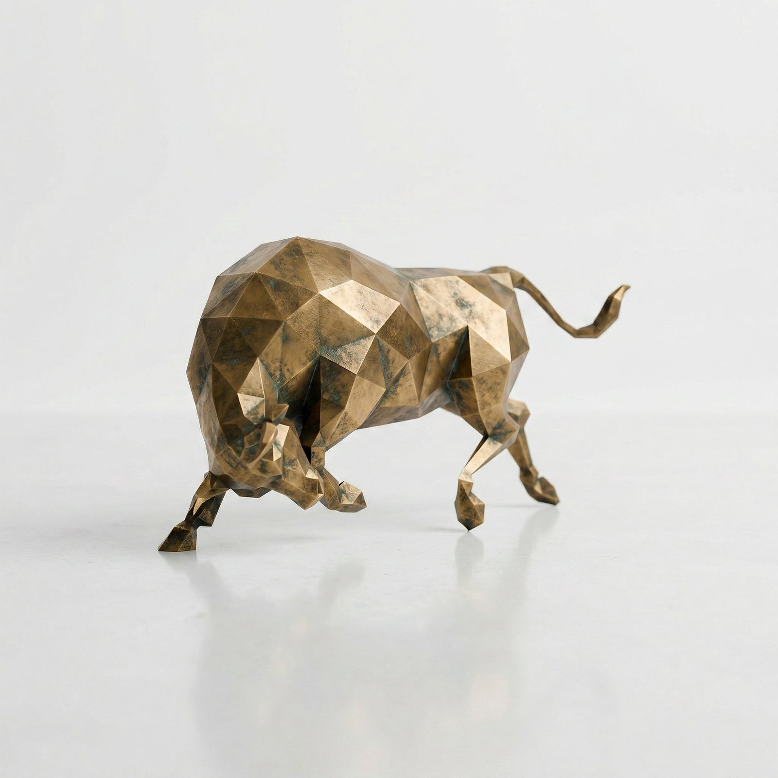 Grande Sculpture taureau Origami En Laiton